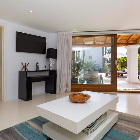 Villa Near Ibiza Town Sleeps 11 To 13 Guests Can Furnet Eksteriør billede