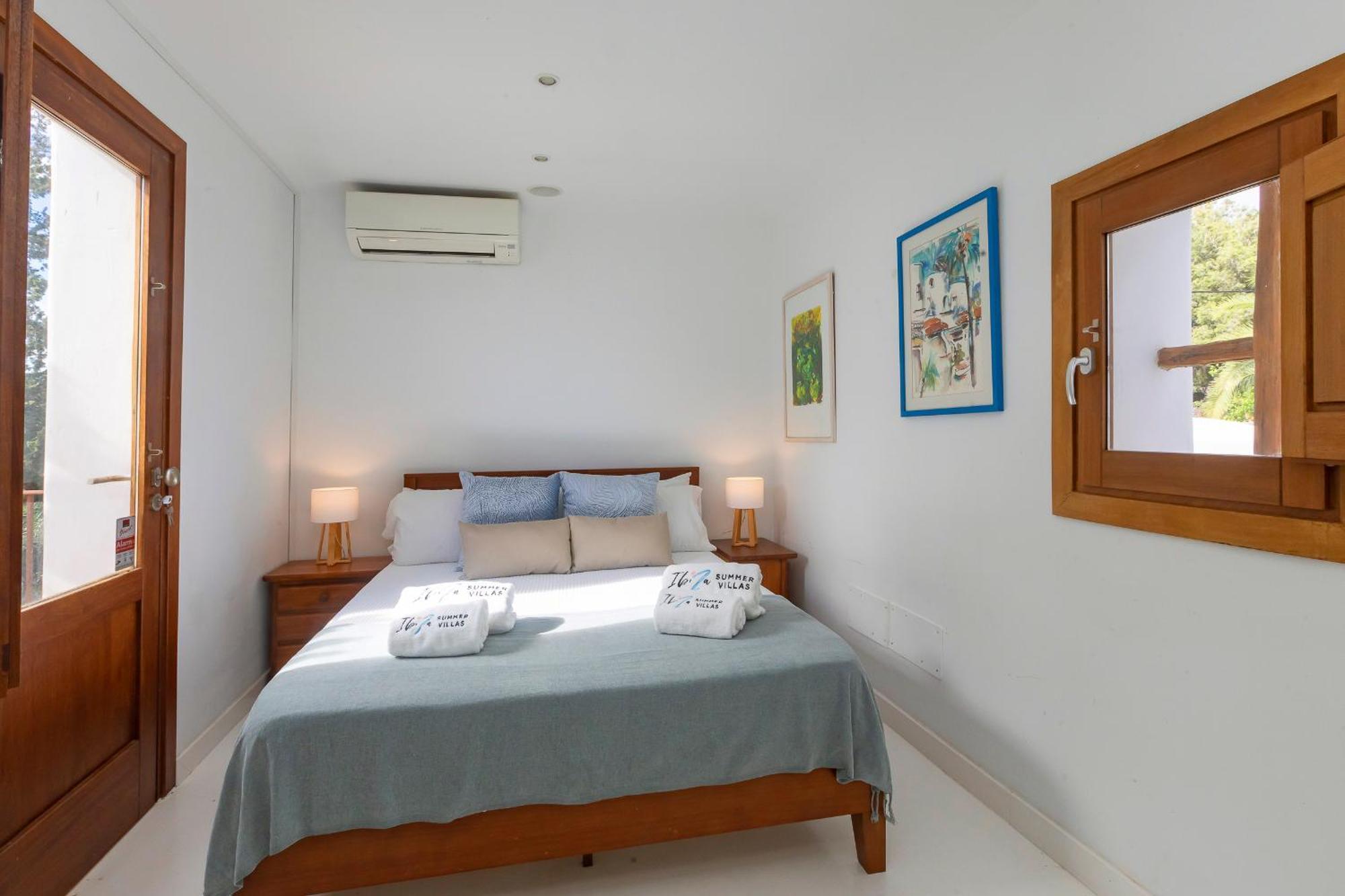Villa Near Ibiza Town Sleeps 11 To 13 Guests Can Furnet Eksteriør billede