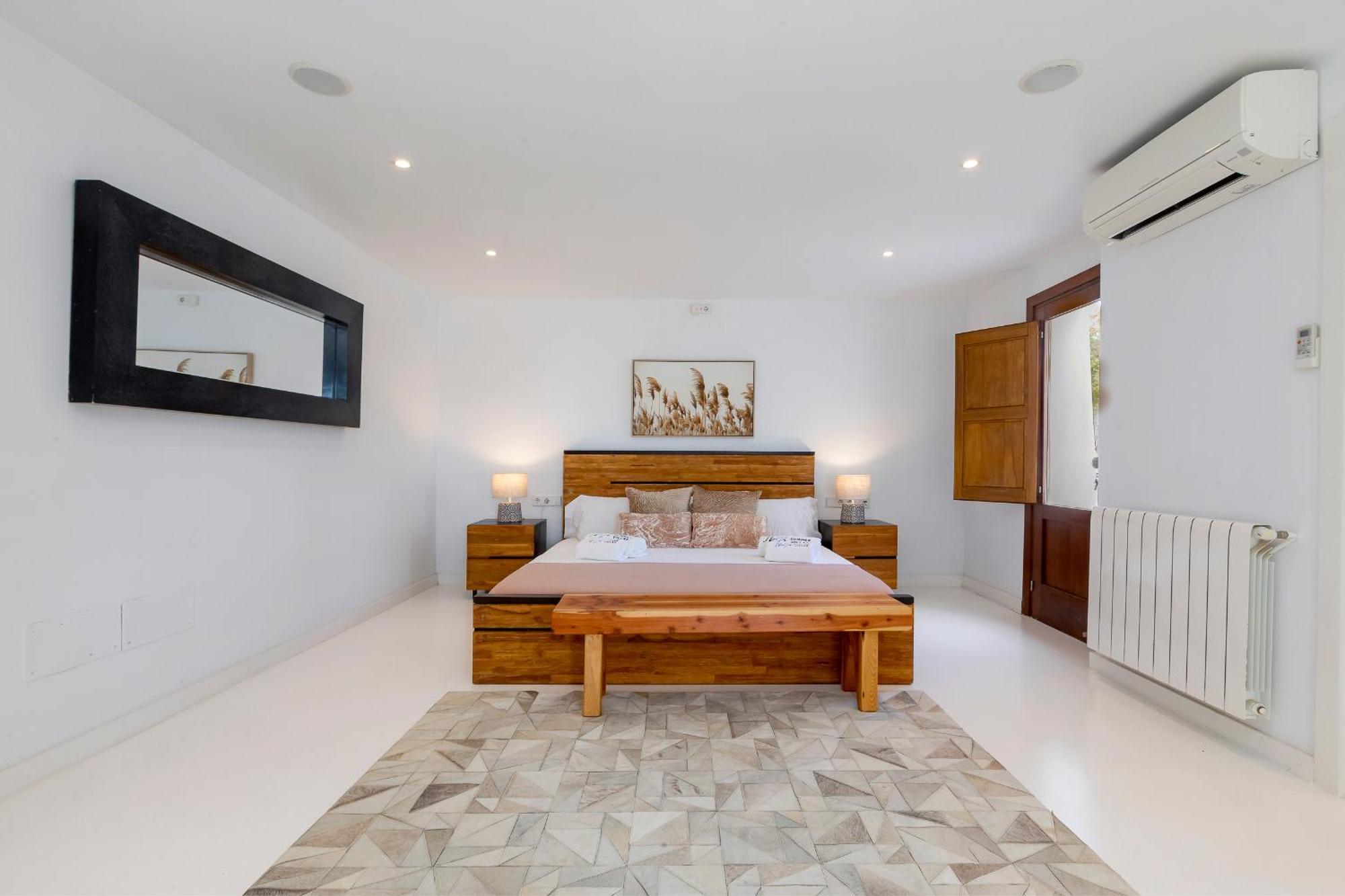 Villa Near Ibiza Town Sleeps 11 To 13 Guests Can Furnet Eksteriør billede