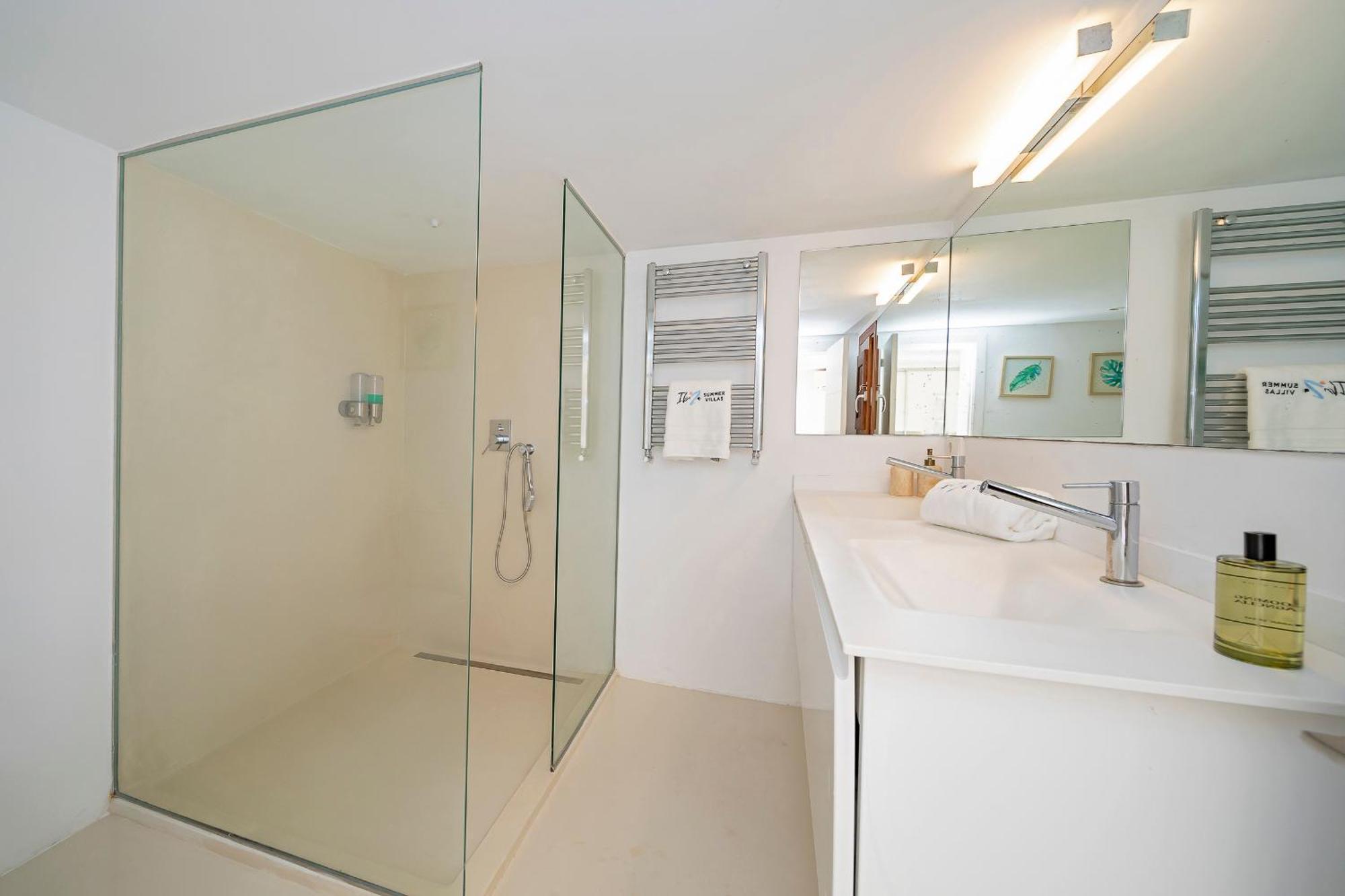 Villa Near Ibiza Town Sleeps 11 To 13 Guests Can Furnet Eksteriør billede
