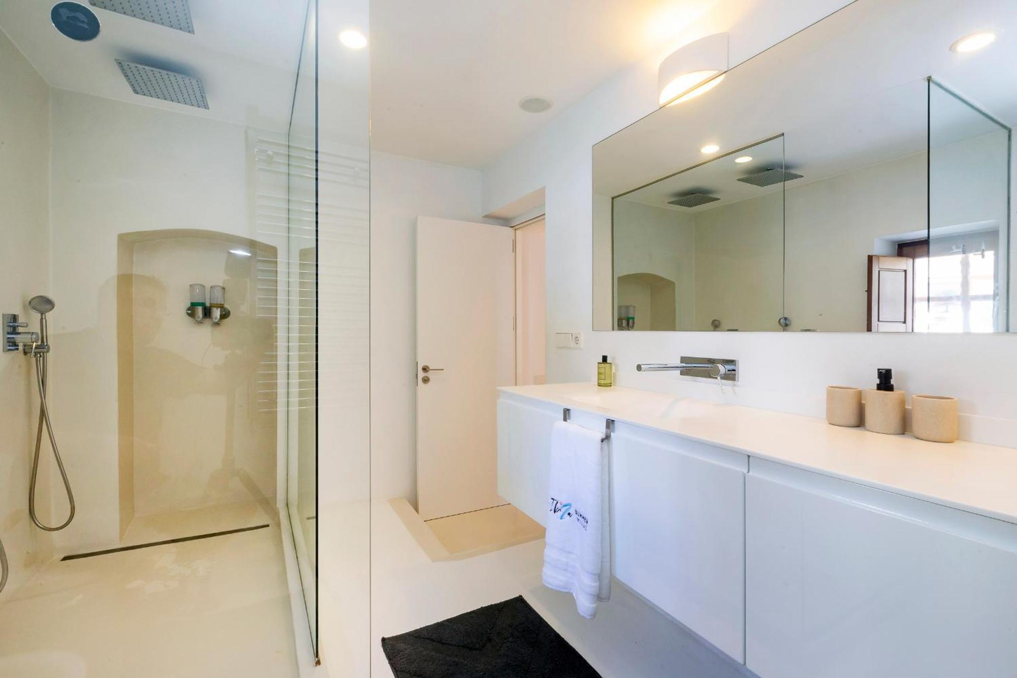 Villa Near Ibiza Town Sleeps 11 To 13 Guests Can Furnet Eksteriør billede