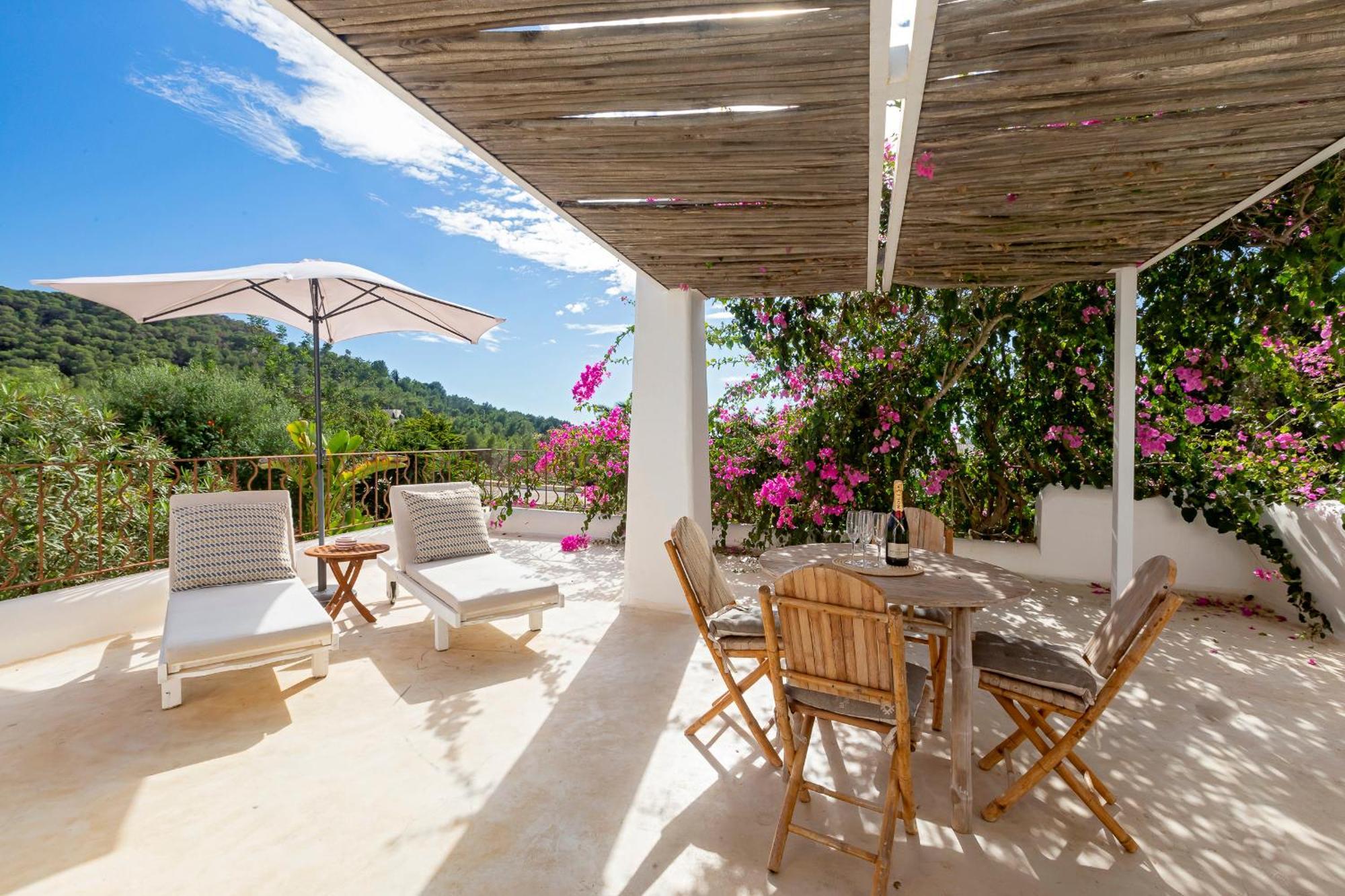 Villa Near Ibiza Town Sleeps 11 To 13 Guests Can Furnet Eksteriør billede